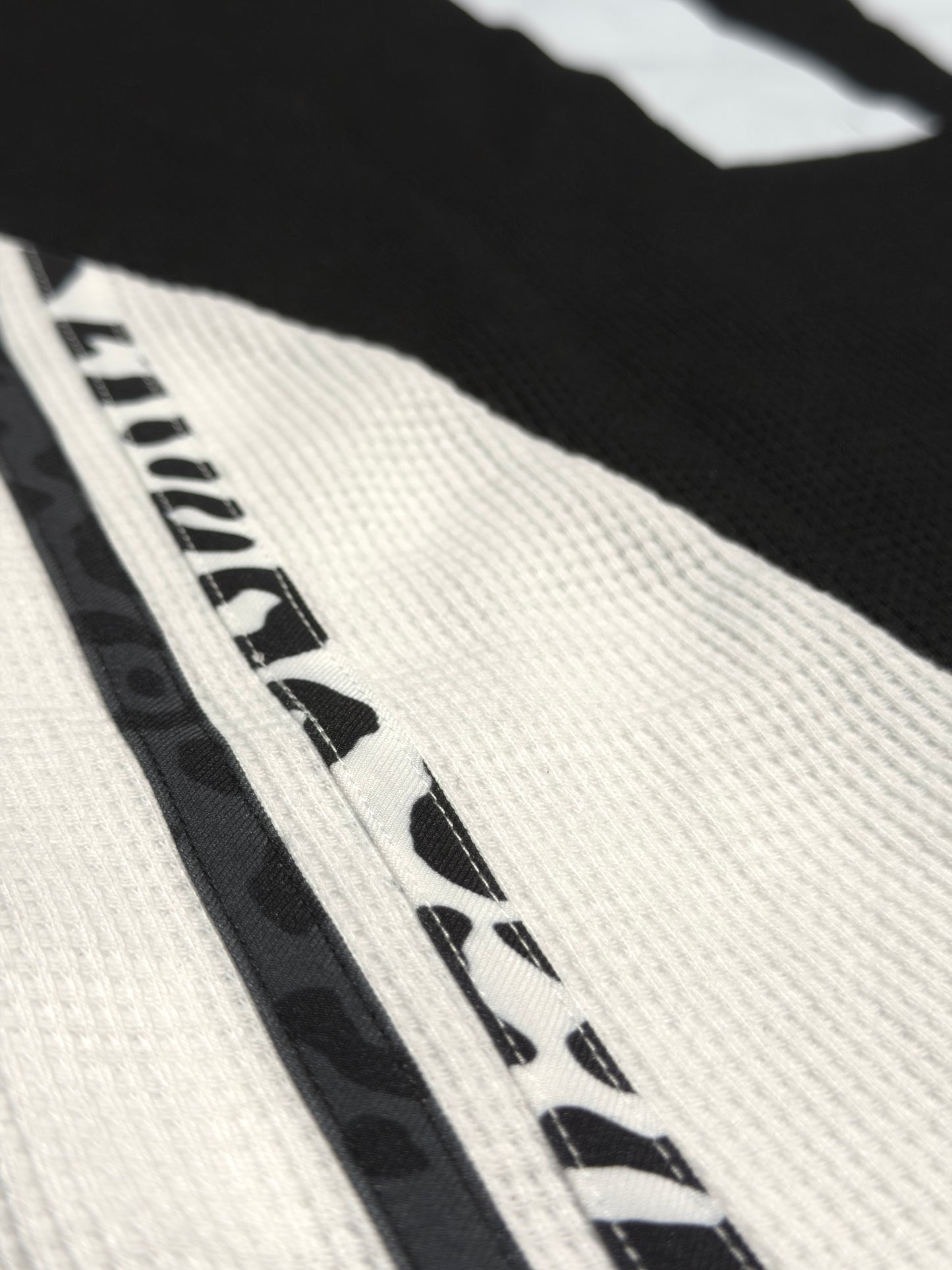 B/W Leopard Knit T-Shirt